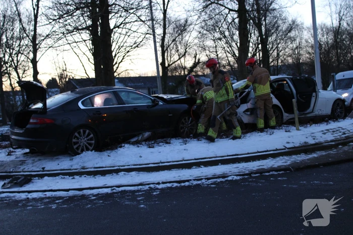 Gewonden bij ongeval op rotonde