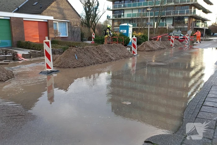 Gas en waterleidingbreuk zorgen voor gevaarlijke situatie