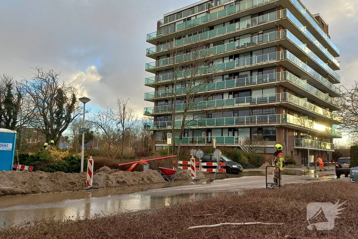 Gas en waterleidingbreuk zorgen voor gevaarlijke situatie