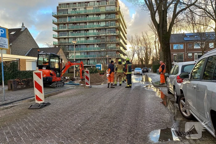 Gas en waterleidingbreuk zorgen voor gevaarlijke situatie