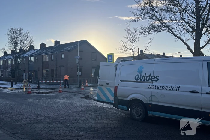 Straat afgezet vanwege waterleidingbreuk