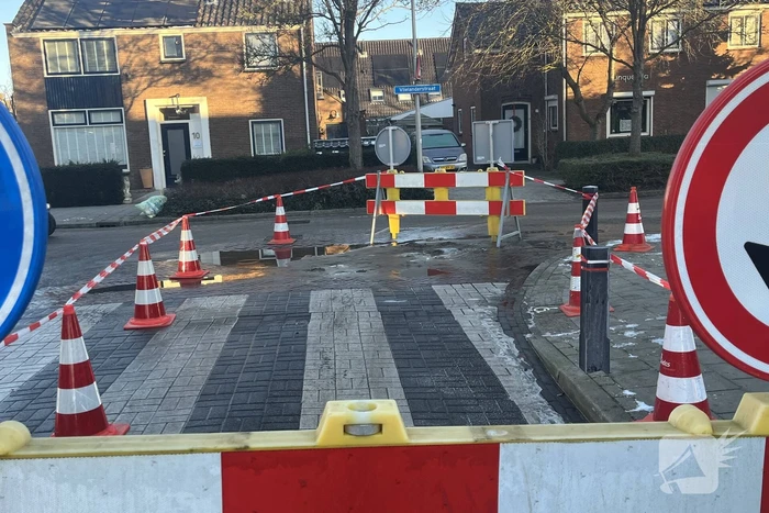 Straat afgezet vanwege waterleidingbreuk