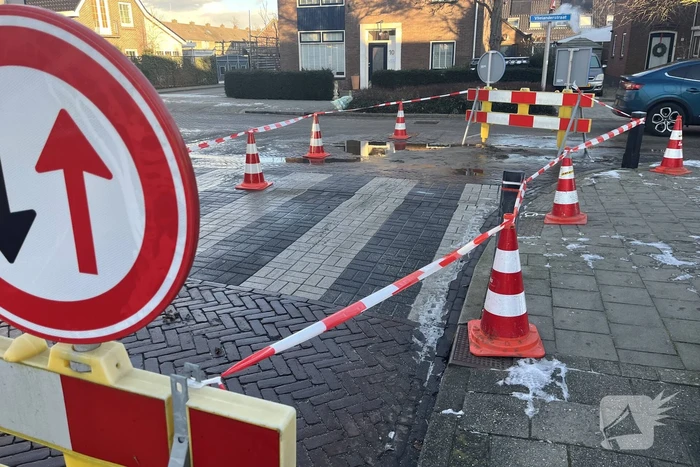 Straat afgezet vanwege waterleidingbreuk