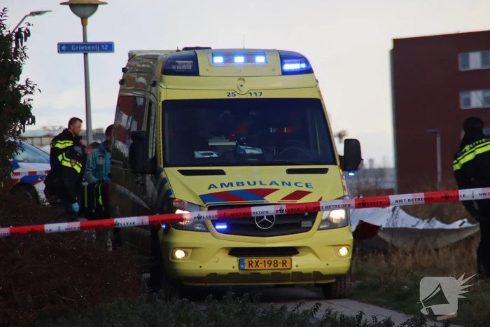 Persoon overleden na val uit raam