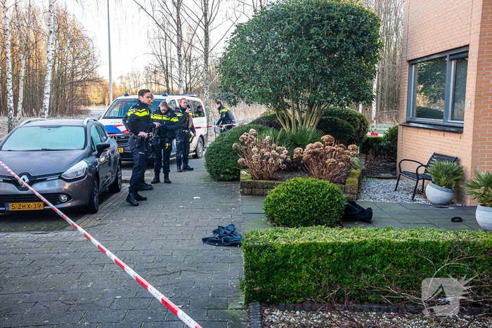 Zwaargewonde aangetroffen op straat