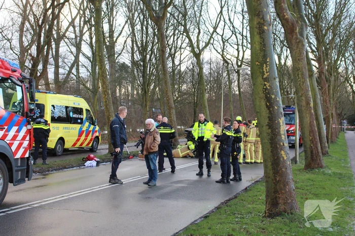 Automobilist belandt op zijn kop