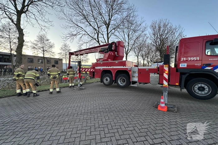Scootmobiel raakt te water