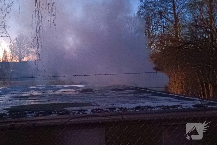 Rookontwikkeling door brand in schuur