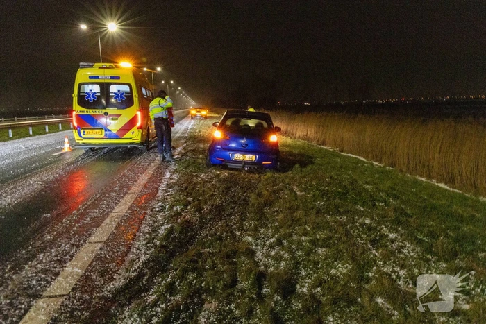 Automobilist ramt vangrail door gladheid