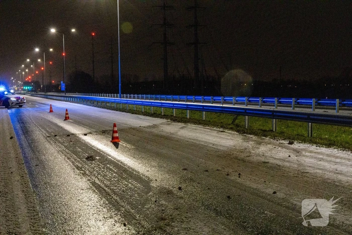 Automobilist ramt vangrail door gladheid
