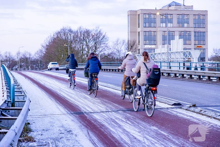 Keistad bedekt onder dun laagje sneeuw