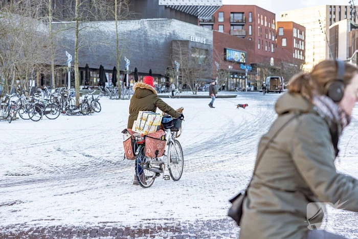 Keistad bedekt onder dun laagje sneeuw
