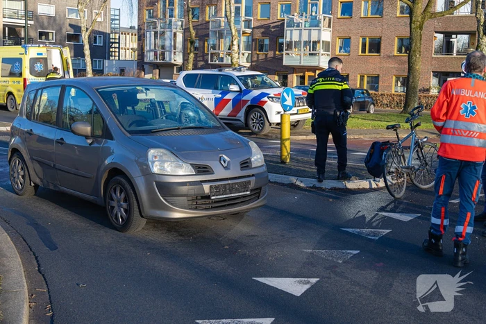 Fietser gewond bij botsing met auto