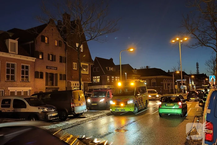 Aanrijding tussen Auto en Voetganger op Rotonde