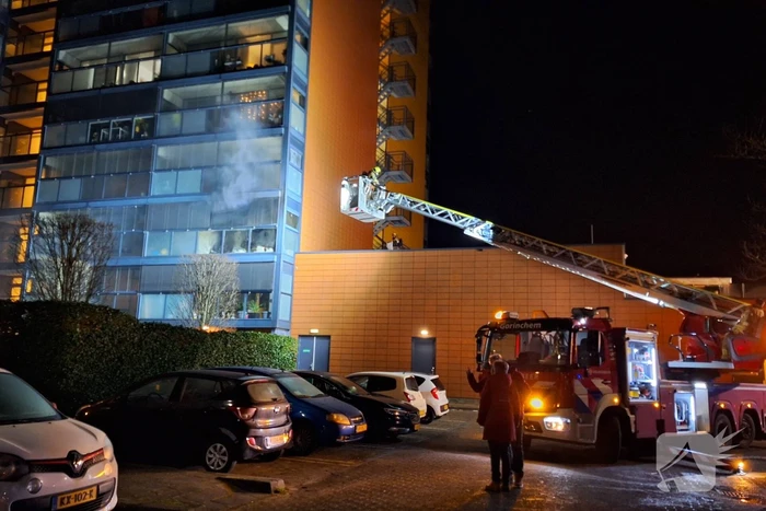 Grote uitslaande brand in flatgebouw