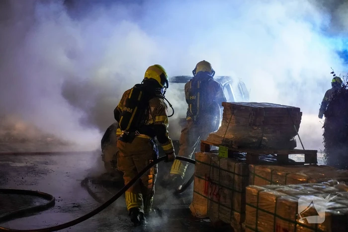 Voertuig volledig uitgebrand