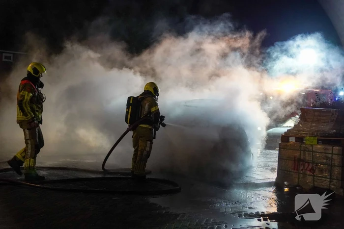 Voertuig volledig uitgebrand