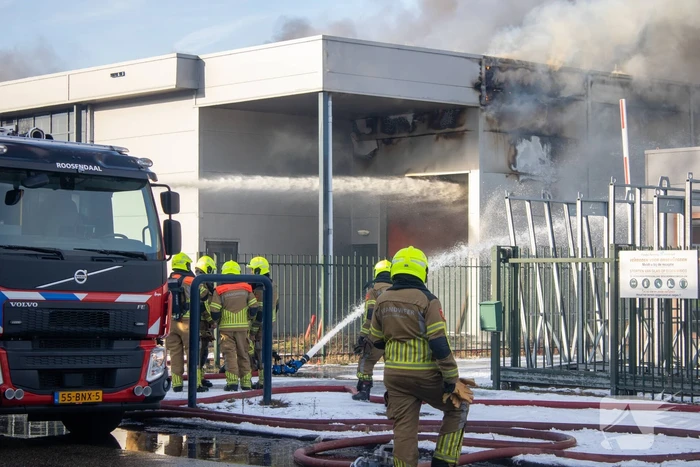 NL-alert voor grote brand in bedrijfspand