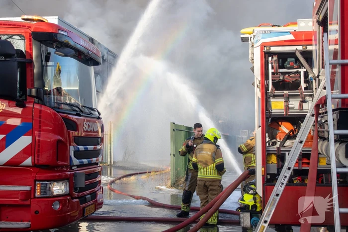 NL-alert voor grote brand in bedrijfspand