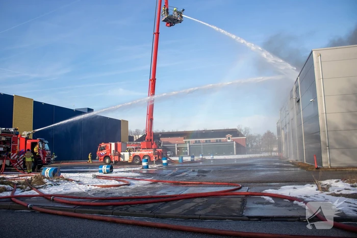 NL-alert voor grote brand in bedrijfspand