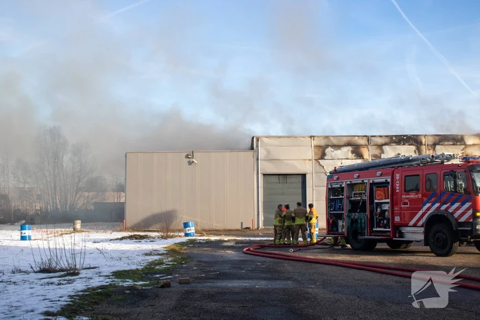 NL-alert voor grote brand in bedrijfspand