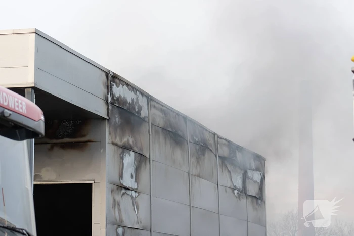NL-alert voor grote brand in bedrijfspand