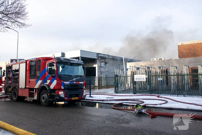 NL-alert voor grote brand in bedrijfspand
