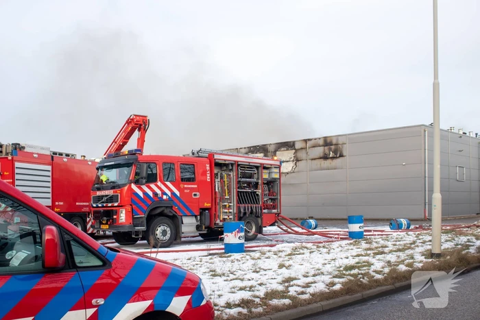 NL-alert voor grote brand in bedrijfspand
