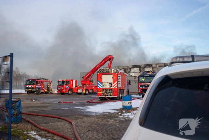 NL-alert voor grote brand in bedrijfspand