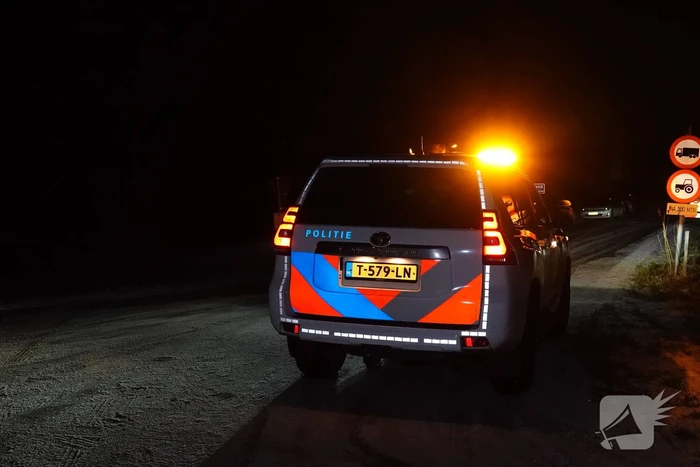 Auto belandt in sloot door gladheid