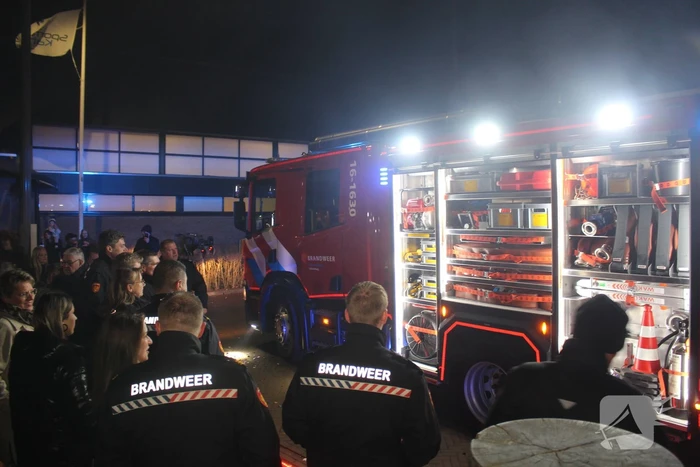 Officiële overdracht van nieuwe tankautospuit