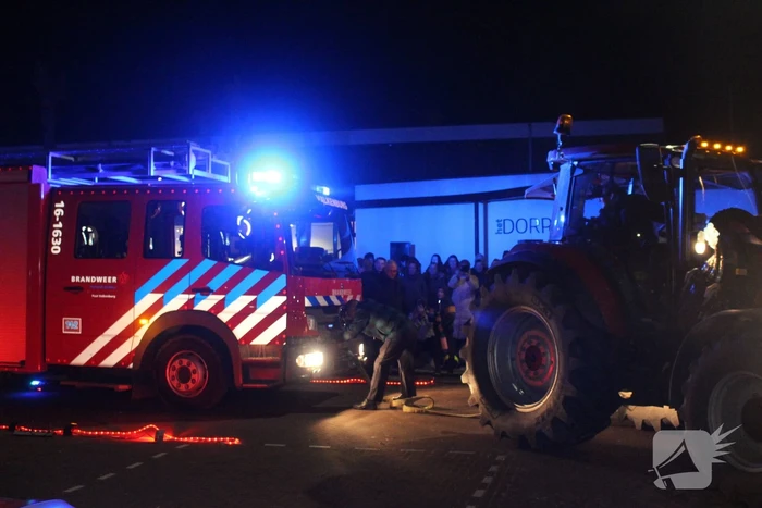 Officiële overdracht van nieuwe tankautospuit