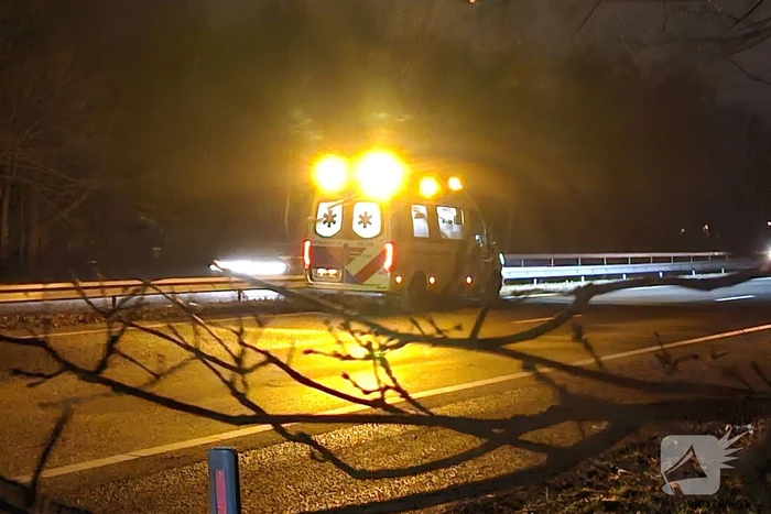 Voertuigen botsen op snelweg door windvlaag