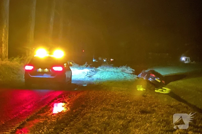 Automobilist belandt in greppel