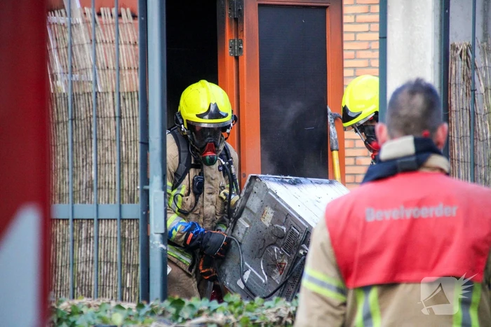 Kortsluiting veroorzaakt felle brand in schuur