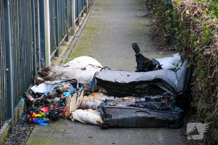 Kortsluiting veroorzaakt felle brand in schuur