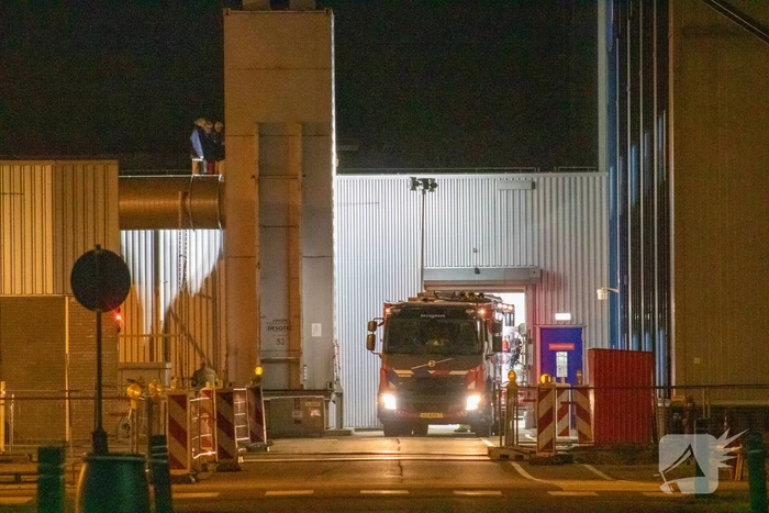 Brandweer ingezet voor stormschade bij bedrijfspand