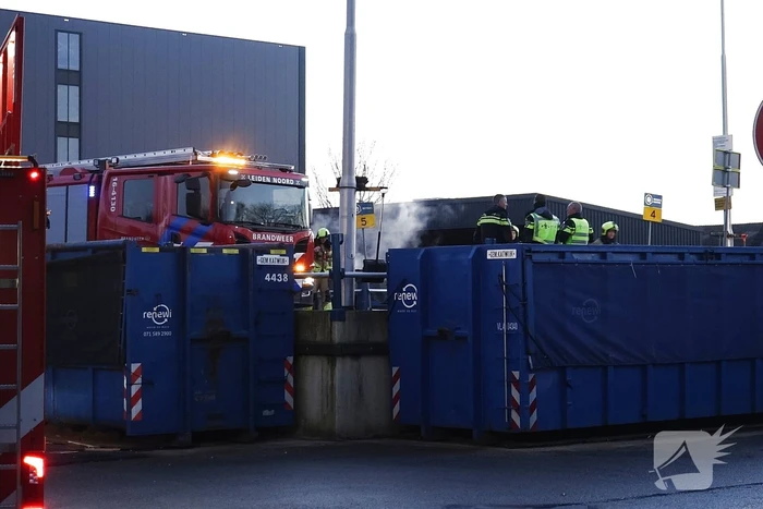 Brandweer ingezet voor brandende container in milieustraat