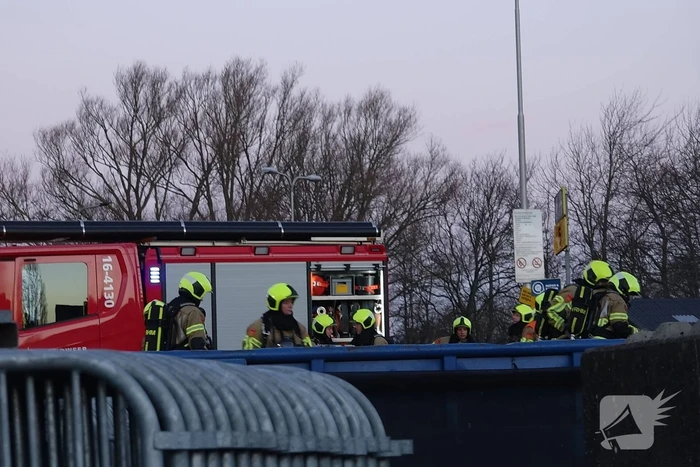 Brandweer ingezet voor brandende container in milieustraat