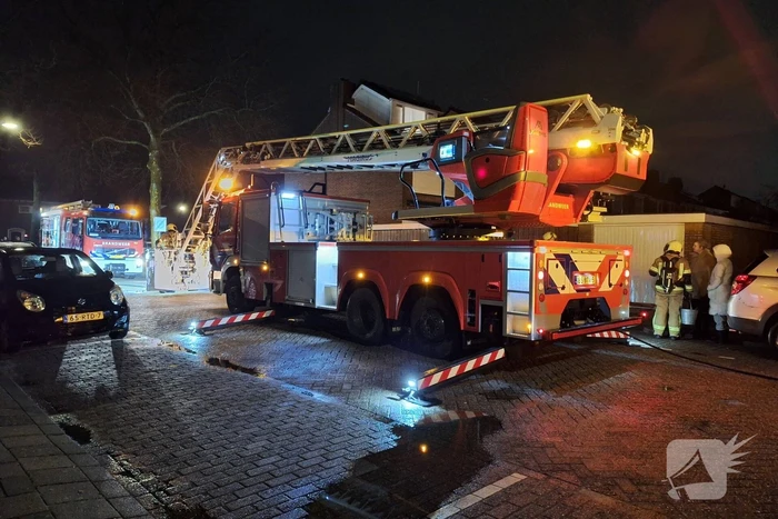 Felle schoorsteenbrand op dag dat schoorsteen geveegd is