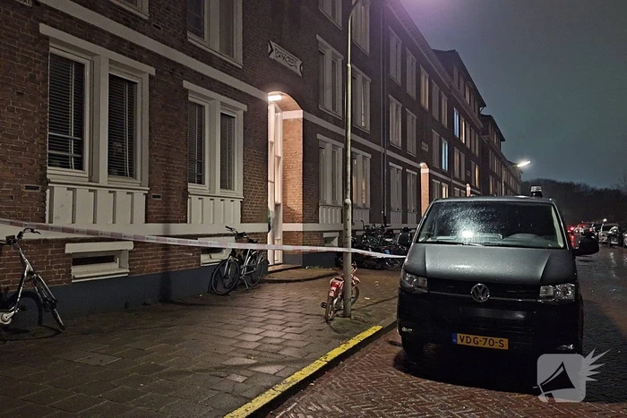Dode en zwaargewonde aangetroffen in woning