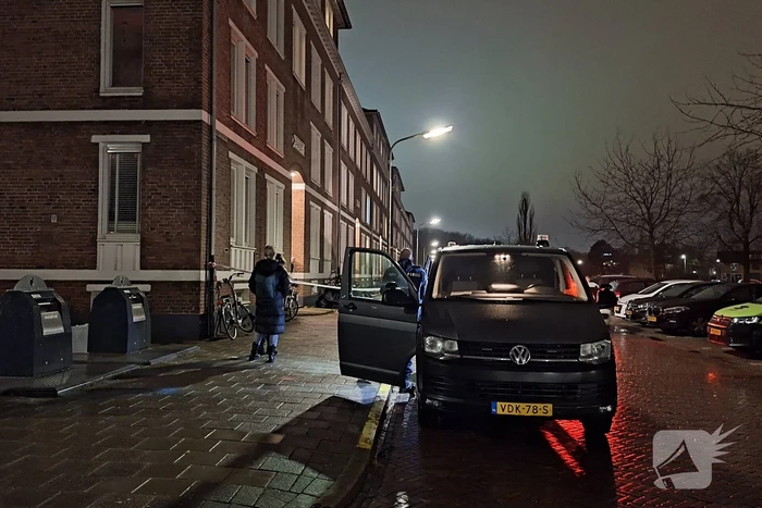 Dode en zwaargewonde aangetroffen in woning
