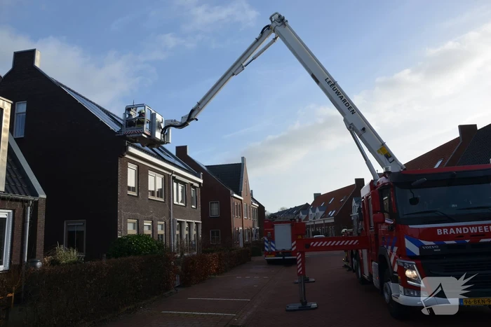 Hoogwerker brandweer ingezet bij stormschade