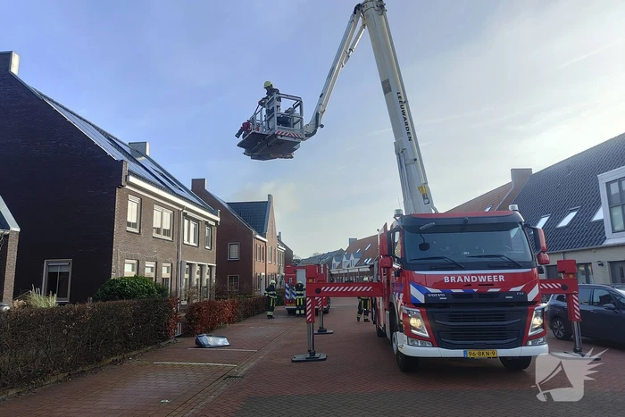 Hoogwerker brandweer ingezet bij stormschade