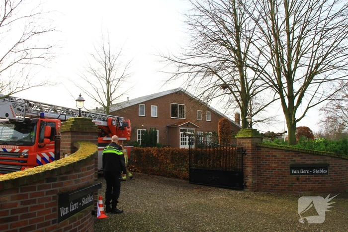 Onderzoek naar aantreffen gewonde bij manege