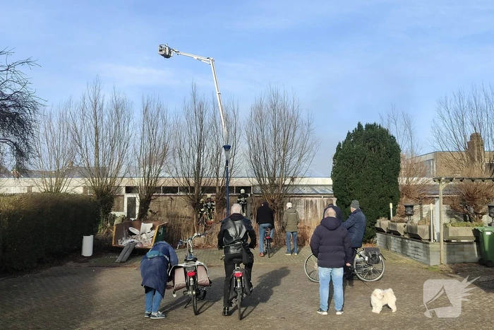 Hevige rookontwikkeling bij zeer grote brand in loods