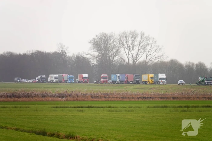 Meerdere aanrijdingen op N36 weg afgesloten