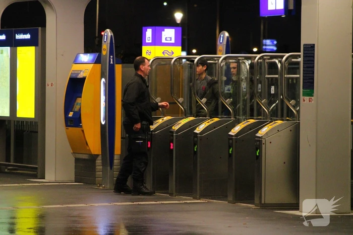 Politie lost schoten tijdens controle op treinstation