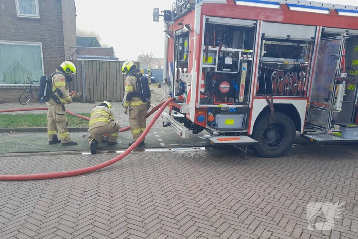 Enorme rookontwikkeling bij grote brand in industriepand
