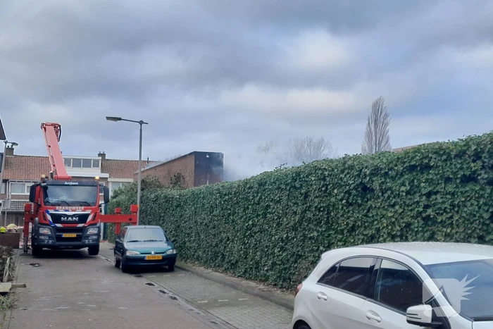 Enorme rookontwikkeling bij grote brand in industriepand